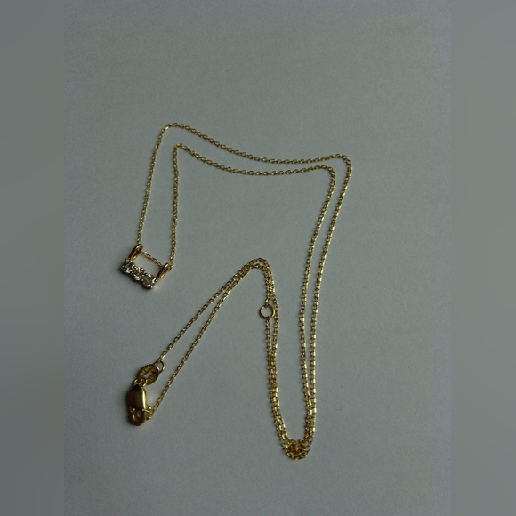 Real Canadian diamonds and 10k gold chain pendant included 16 inches Necklace - Picture 3 of 6